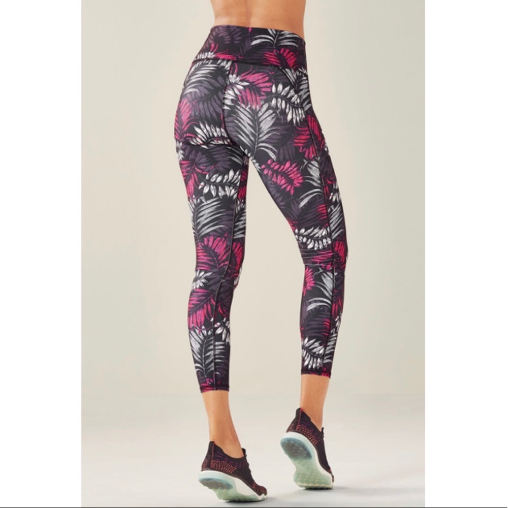 ⭐️ NWT ⭐️ Fabletics High Waisted PowerHold 7/8